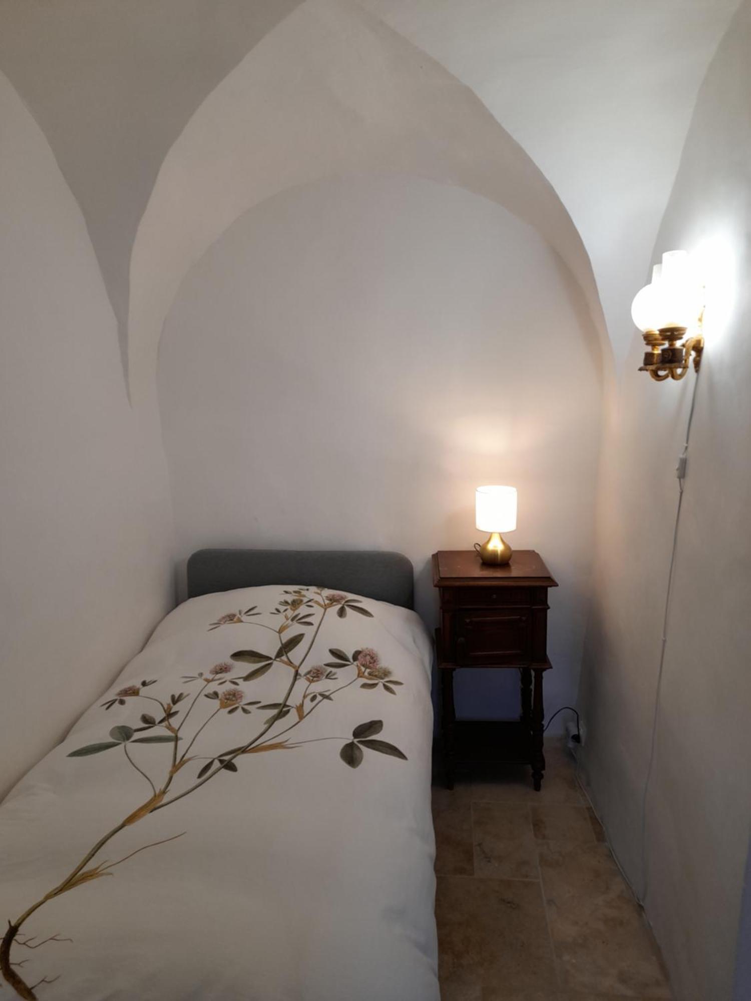 La Tour De Pezene Bed & Breakfast Anduze Bagian luar foto